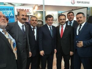 Başbakan Davutoğlu’ndan Başkan Cahan’a Özel Ödül