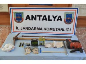 Antalya’da Kaçak Kazıya Suçüstü