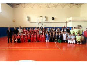 23 Nisan Orta Okullararası Basketbol Turnuvası Yapıldı