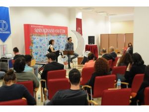 Anadolu Üniversitesi’nde ’Büyüklere Masallar Akustik Söyleşisi’