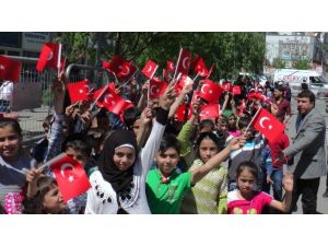 Türkiye Ve Suriyeliler Dostluk Maçına Akın Etti