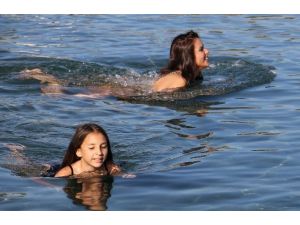 Dünyaca Ünlü Manken Lara Surol Deniz Sezonunu Bodrum’da Açtı