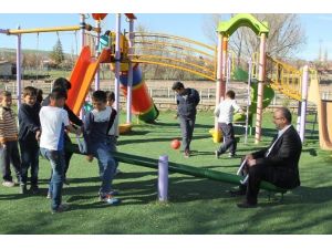 Başkan Gülcüoğlu Çocuklarla Vakit Geçirip Esnaf Ziyaretinde Bulundu