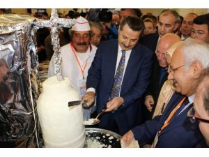 Tarım Bakanı Faruk Çelik Erzincan Tulum Peyniri Döneri Kesti