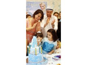 Açelya Akkoyun’un Kızı Sekiz Yaşında