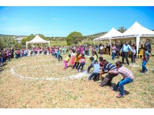 Yayıktaşlı Öğrenciler Uçurtma Uçurdu