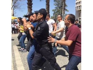 İzmir’deki Başbakanlık Ofisi Önünde Gerginlik: 8 Gözaltı