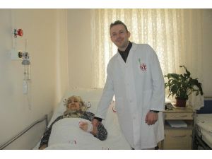 84 Yaşındaki Hasta Bıçaksız Ameliyatla 1 Günde Taburcu Oldu