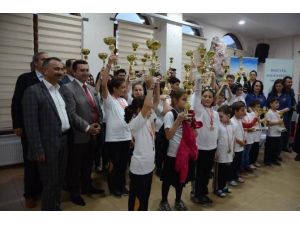 Bozüyük’te Satranç Turnuvası Ödülleri Verildi