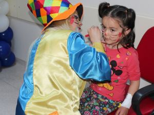 Meram Tıp Fakültesi’nde tedavi gören çocuklar bayramlarını kutladı