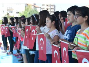 Uşak'ta çocuklar için düzenlenen 23 Nisan Karnavalı başladı