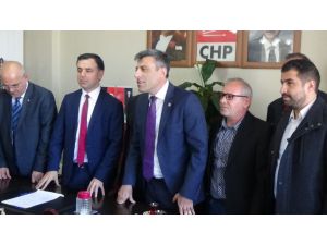 Vali Özdemir'den CHP milletvekillerine Gazi Kars madalyası