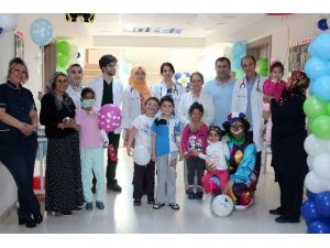 Meram Tıp Fakültesindeki Hasta Çocuklar Bayramlarını Kutladı