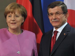 Davutoğlu ve Merkel Suriyeli sığınmacılarla buluşacak
