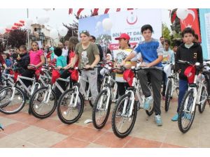Edirne’de Öğrencilere 500 Bisiklet Dağıtıldı