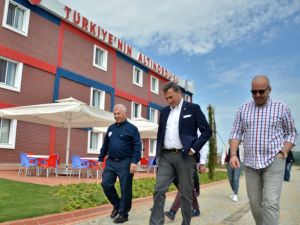Beşiktaş Başkanı Fikret Orman’dan Altınordu’ya ziyaret