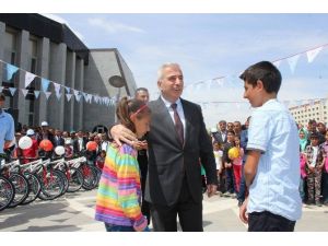 Malatya’da Öğrencilere 500 Adet Bisiklet Dağıtıldı