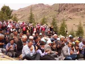 Ulukışla’nın Hasangazi Ve İlhan Köyleri Yağmur Duasına Çıktı