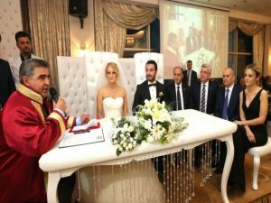 Özgül İle Alper’in Mutluluğuna Şahitlik Ettiler