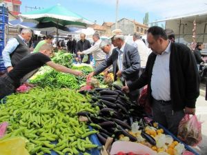 Hisarcık’ta Sebze Fiyatları 1 Liraya Kadar Düştü