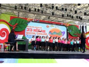 İsmail Baha Sürelsan Konservatuvarı Çocuk Korosu EXPO’yu Coşturdu