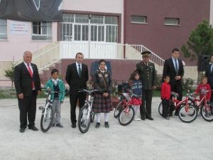 Han’da Çocukların Bisiklet Sevinci