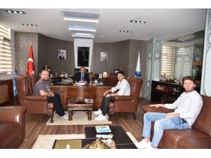 Galatasaraylı Kaleci Cenk Başkan Üzülmez’i Ziyaret Etti
