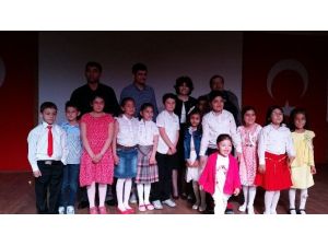Yozgat 75. Yıl Dr. Müzeyyen Çokdeğerli İlkokulu Öğrencilerinden Şiir Dinletisi