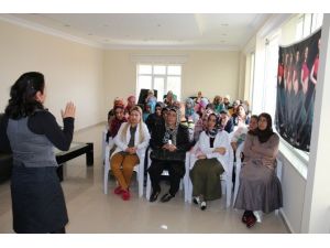 Edremit Belediyesi’nin Kadın Sağlığı Seminerleri Devam Ediyor