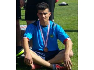 Genç Futbolcu Trafik Kazasında Hayatını Kaybetti