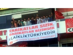 AK Parti’li Öz’den CHP’nin Pankartı Sonrası Provokasyon Uyarısı