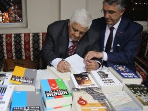 Güneş Vakfı Türk Tarih Kurumu Şeref Üyesi Bilal Şimşir’i Ve Türkmen Öğrencileri Ağırladı