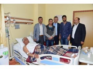 İl Göç İdaresi Personeli Iraklı Hussaın’ı Ziyaret Etti