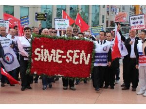 Sime-sen, Taksim Cumhuriyet Anıtı’na Çelenk Bıraktı