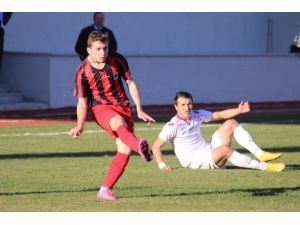 Genç Futbolcu Mehmet Alper’e Yakın Takip