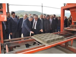 Refahiye’de Kum Ocağı Parke Üretim Tesisinin Açıldı