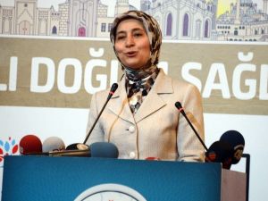 Sare Davutoğlu Konya’da Sempozyuma Katıldı