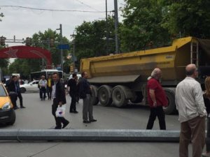 Bağdat Caddesi'nde harfiyat kamyonu dehşeti