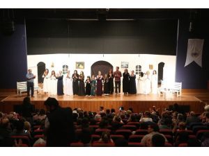 Sapanca’da Sahnenelen “Bernarda Alba’nın Evi” İsimli Tiyatro Oyunu Çok Beğenildi