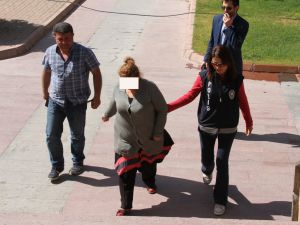 Gürcü kadın, ülkesinden getirdiği kadınlara zorla fuhuş yaptırmaktan tutuklandı