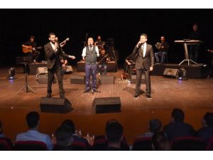Engelli Songür'den 'Uşak Engelleri Kaldırıyor Engelsiz Sanat' konseri