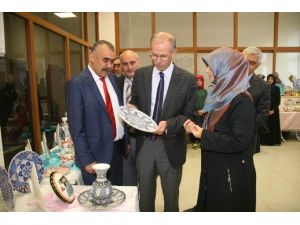Yozgat’ta Öğrenciler Ve Halk Eğitim Merkezi Kursiyerleri Yıl Sonu Sergisini Açtı