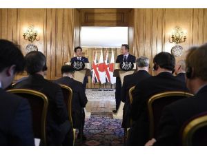 Japonya Başbakanı Abe, İngiliz Mevkidaşı Cameron’la Görüştü