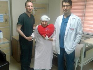 94 Yaşındaki Kadına Açık Kalp Ameliyatı