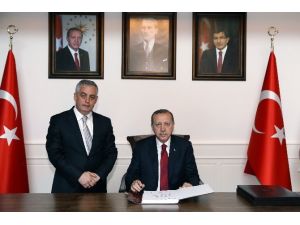 Cumhurbaşkanı Erdoğan, Yeni Eyüp Belediye Binasını Ziyaret Etti