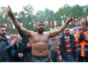 Alaçam Geyikkoşan Güreşleri’nde Başpehlivan Ünal Karaman