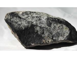 Göktaşı bulduğunu iddia etti