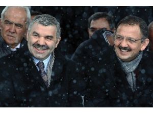 Başkan Çelik Mehmet Özhaseki’yi Kutladı