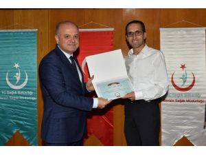 Mersin’de Yılın Hekimleri Ödüllerini Aldı