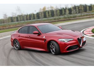 Alfa Romeo yeni aracı Giulia'yı tanıttı